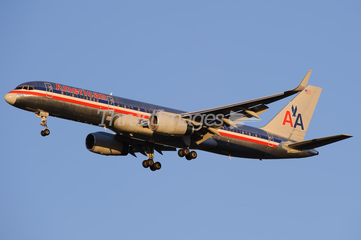 Boeing 757-223 N661AA (cn 25295/423)